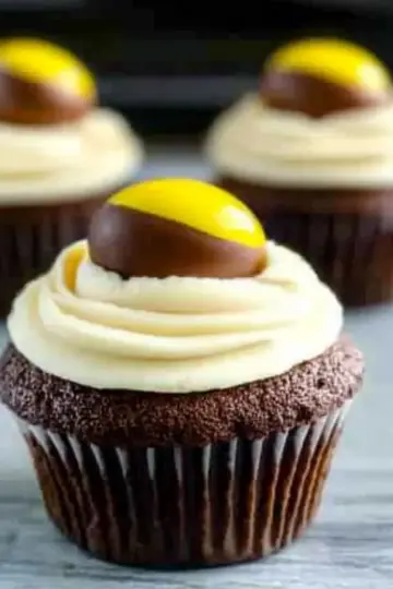 Cadbury Creme Egg Cupcakes