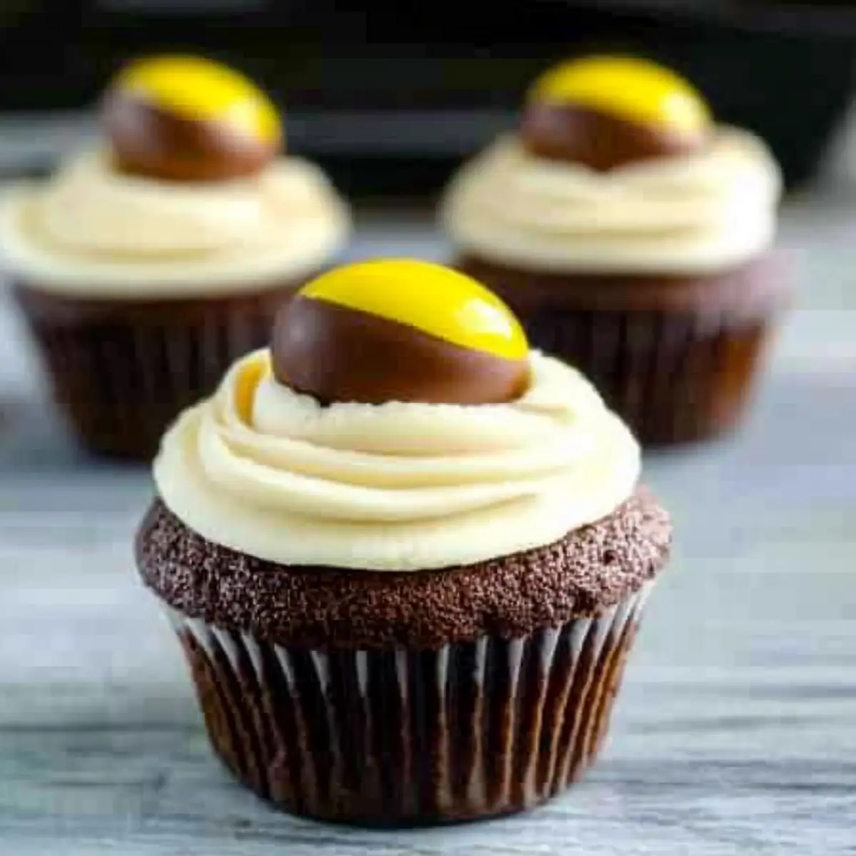 Cadbury Creme Egg Cupcakes