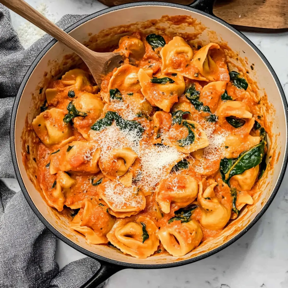 Tortellini in Tomato Sauce