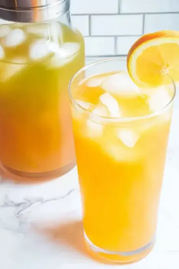 Iced Peach Green Tea Lemonade