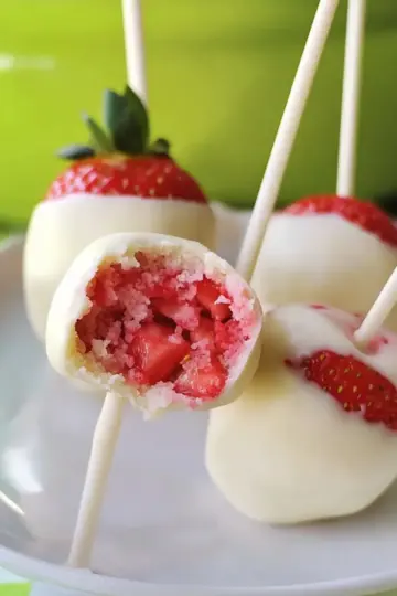 Strawberry Shortcake Cake Pops